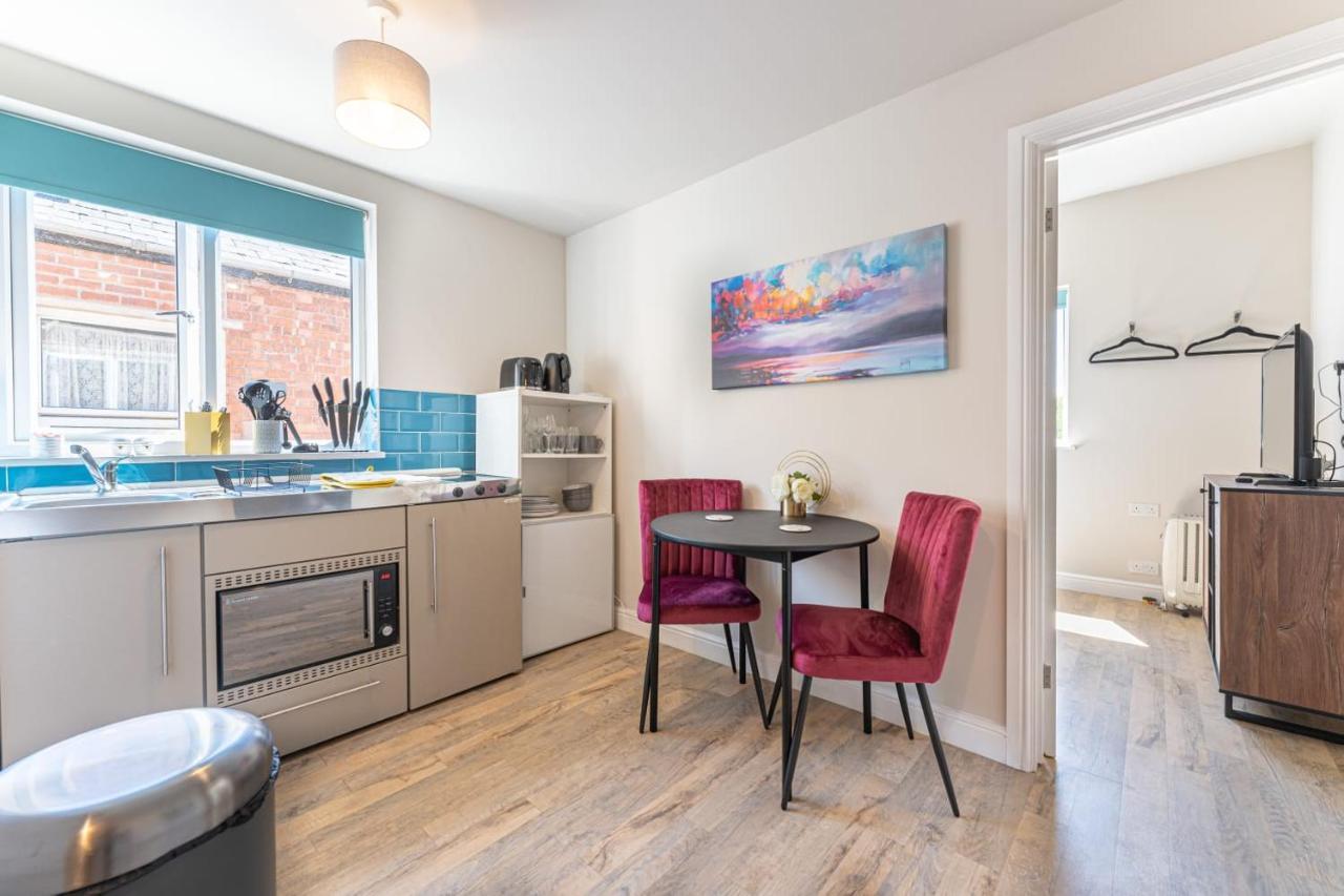 Superb One Bedroom Apartment In Coventry Cv1 *New* Экстерьер фото